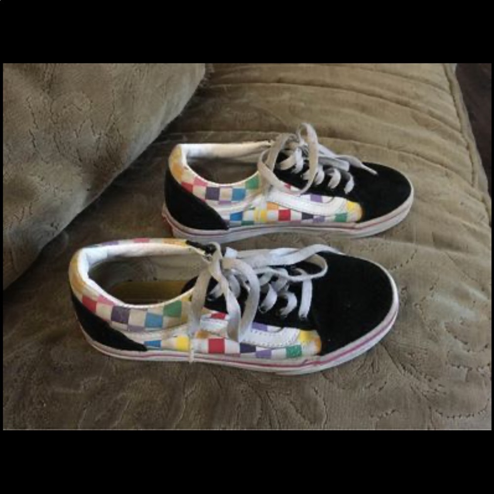 Vans Kids Sz 2 sneakers. Checker board canvas with black suede & leather
